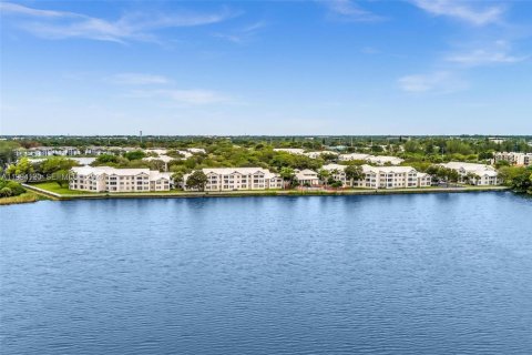 Снять в аренду кондоминиум в Окленд-Парк, Флорида 1 спальня, 79.9м2, № 2058352 - фото 16