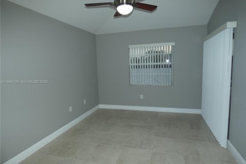 Снять в аренду кондоминиум в Окленд-Парк, Флорида 1 спальня, 79.9м2, № 2058352 - фото 10