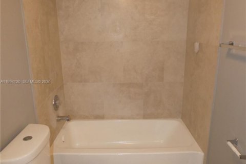 Снять в аренду кондоминиум в Окленд-Парк, Флорида 1 спальня, 79.9м2, № 2058352 - фото 12