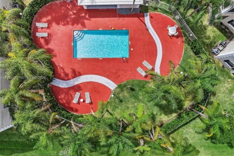 Снять в аренду кондоминиум в Окленд-Парк, Флорида 1 спальня, 79.9м2, № 2058352 - фото 30