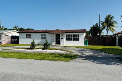 Купить виллу или дом в Майами, Флорида 3 спальни, 134.71м2, № 2050899 - фото 2