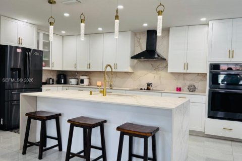 Дом в Майами, Флорида 3 спальни, 134.71м2 № 2050899