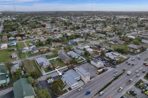 Propiedad comercial en venta en West Park, Florida № 1867842 - foto 17
