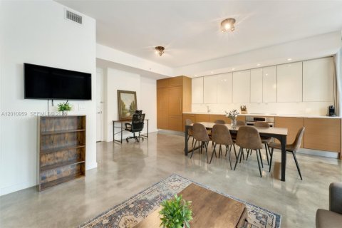 Condo in Miami, Florida, 1 bedroom № 2075090 - photo 7