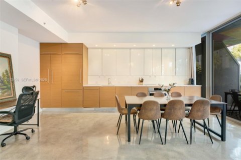 Condo in Miami, Florida, 1 bedroom № 2075090 - photo 5