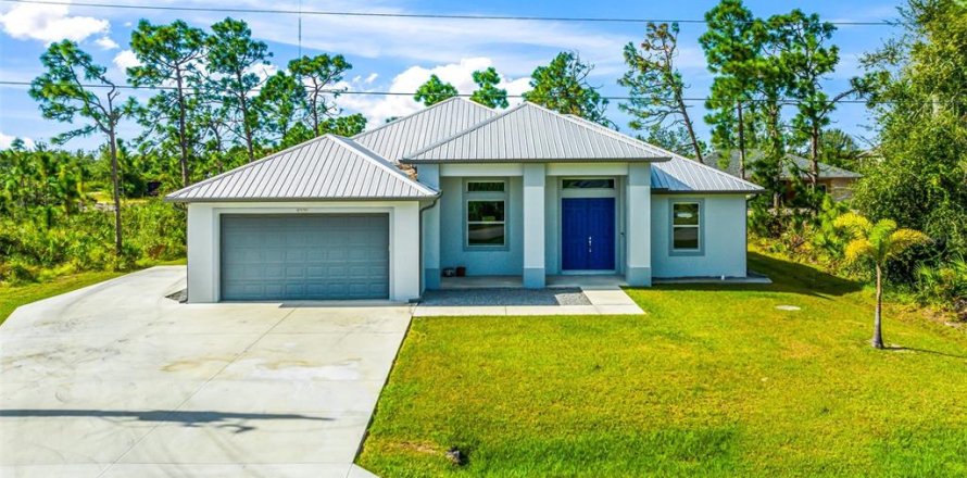 House in Port Charlotte, Florida 3 bedrooms, 172.15 sq.m. № 1266317