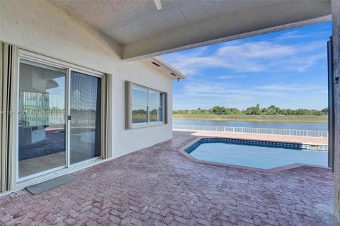Casa en alquiler en Miramar, Florida, 4 dormitorios, 232.81 m2 № 1935554 - foto 20