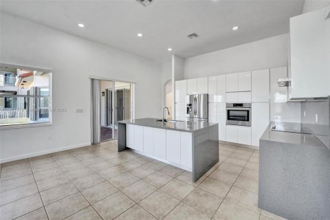 Casa en alquiler en Miramar, Florida, 4 dormitorios, 232.81 m2 № 1935554 - foto 15