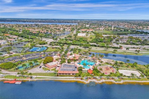 Casa en alquiler en Miramar, Florida, 4 dormitorios, 232.81 m2 № 1935554 - foto 26