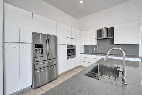 Casa en alquiler en Miramar, Florida, 4 dormitorios, 232.81 m2 № 1935554 - foto 10