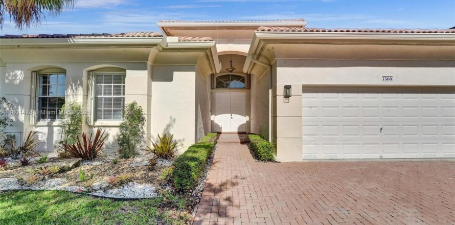 Casa en Miramar, Florida 4 dormitorios, 232.81 m2 № 1935554