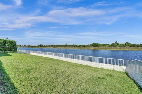 Casa en alquiler en Miramar, Florida, 4 dormitorios, 232.81 m2 № 1935554 - foto 24
