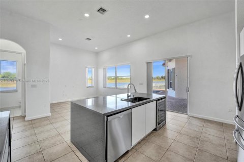 Casa en alquiler en Miramar, Florida, 4 dormitorios, 232.81 m2 № 1935554 - foto 12