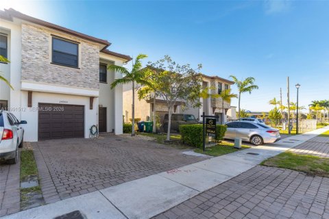 Townhouse in Homestead, Florida 3 bedrooms, 173.91 sq.m. № 2056392 - photo 4