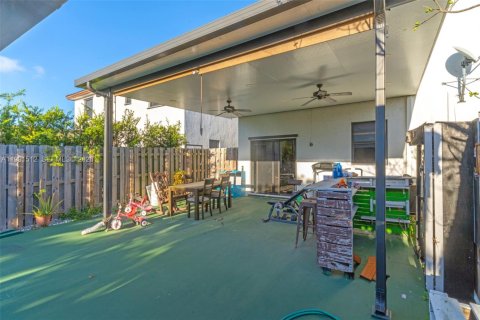 Townhouse in Homestead, Florida 3 bedrooms, 173.91 sq.m. № 2056392 - photo 27