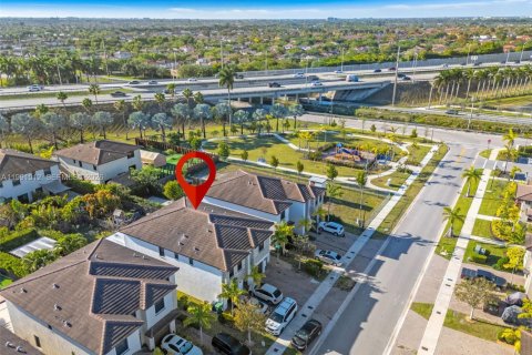 Townhouse in Homestead, Florida 3 bedrooms, 173.91 sq.m. № 2056392 - photo 7