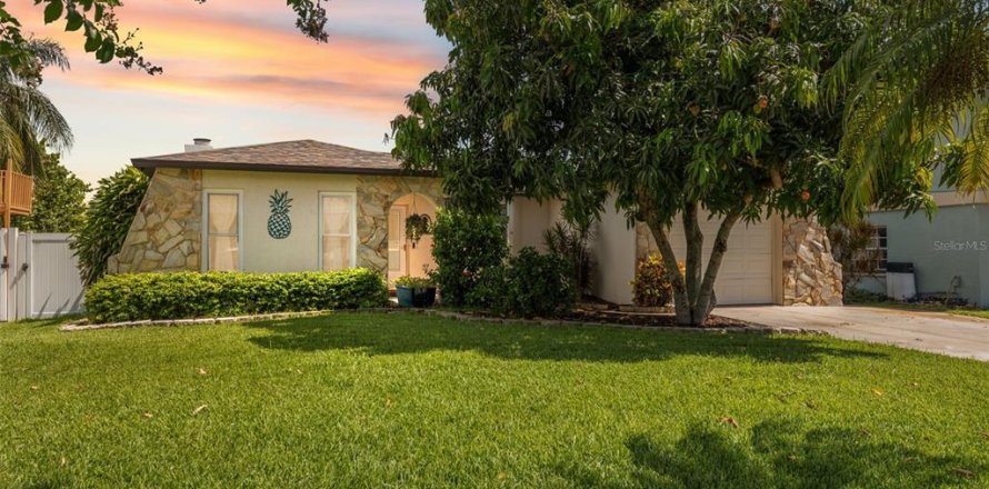 Casa en Hudson, Florida 3 dormitorios, 122.63 m2 № 1900616