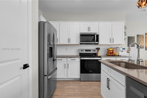 Townhouse in Lauderdale Lakes, Florida 3 bedrooms, 140.84 sq.m. № 2074566 - photo 13