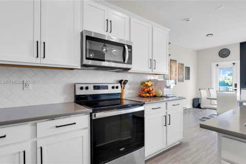 Townhouse in Lauderdale Lakes, Florida 3 bedrooms, 140.84 sq.m. № 2074566 - photo 16