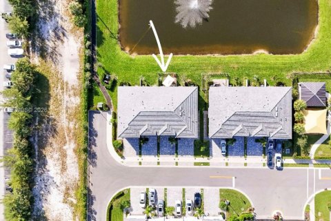 Townhouse in Lauderdale Lakes, Florida 3 bedrooms, 140.84 sq.m. № 2074566 - photo 4