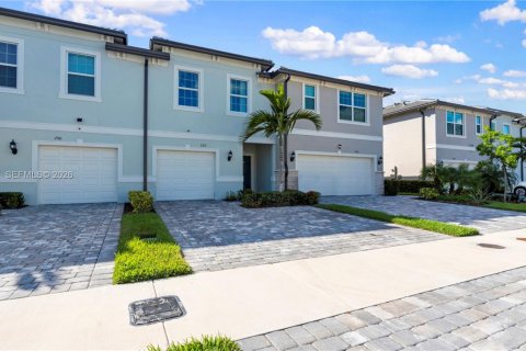 Townhouse in Lauderdale Lakes, Florida 3 bedrooms, 140.84 sq.m. № 2074566 - photo 7