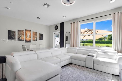 Townhouse in Lauderdale Lakes, Florida 3 bedrooms, 140.84 sq.m. № 2074566 - photo 19