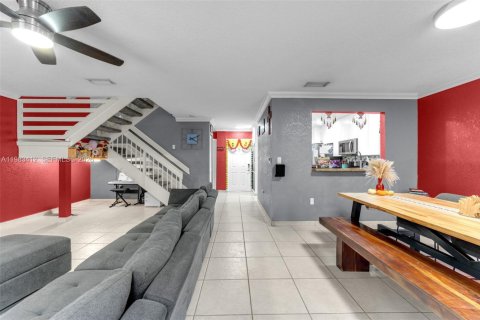 Купить таунхаус в Дорал, Флорида 3 спальни, 176.33м2, № 2051409 - фото 9