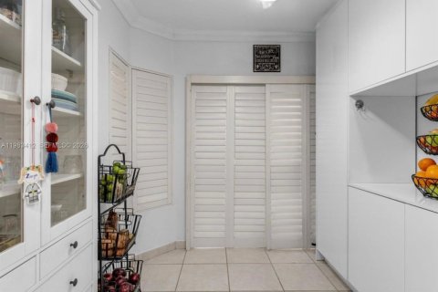 Купить таунхаус в Дорал, Флорида 3 спальни, 176.33м2, № 2051409 - фото 11