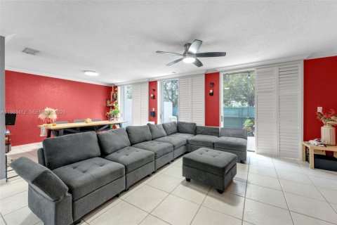 Купить таунхаус в Дорал, Флорида 3 спальни, 176.33м2, № 2051409 - фото 6