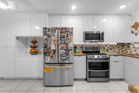 Купить таунхаус в Дорал, Флорида 3 спальни, 176.33м2, № 2051409 - фото 10