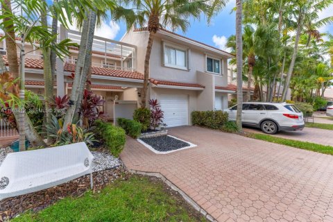 Купить таунхаус в Дорал, Флорида 3 спальни, 176.33м2, № 2051409 - фото 3