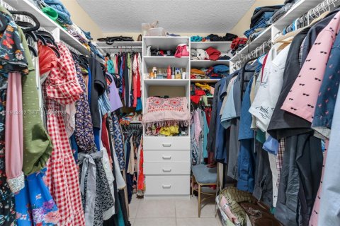 Купить таунхаус в Дорал, Флорида 3 спальни, 176.33м2, № 2051409 - фото 26