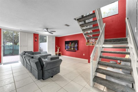 Купить таунхаус в Дорал, Флорида 3 спальни, 176.33м2, № 2051409 - фото 5