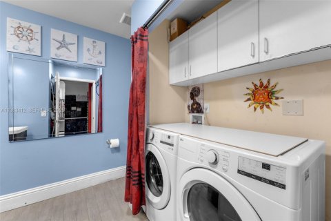 Купить таунхаус в Дорал, Флорида 3 спальни, 176.33м2, № 2051409 - фото 27