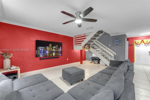 Купить таунхаус в Дорал, Флорида 3 спальни, 176.33м2, № 2051409 - фото 8