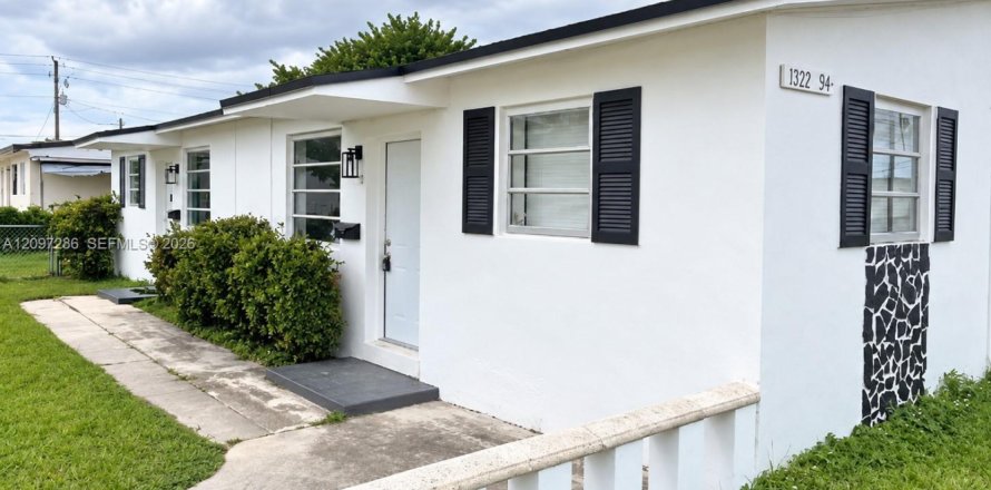 House in Sweetwater, Florida 2 bedrooms, 60.39 sq.m. № 2391929