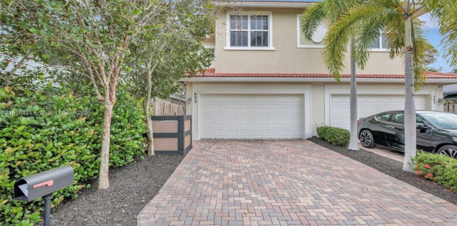 Touwnhouse à Fort Lauderdale, Floride 3 chambres, 230.03 m2 № 1770276