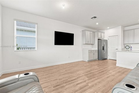 Villa ou maison à vendre à Port St. Lucie, Floride: 3 chambres, 153.94 m2 № 2282151 - photo 10
