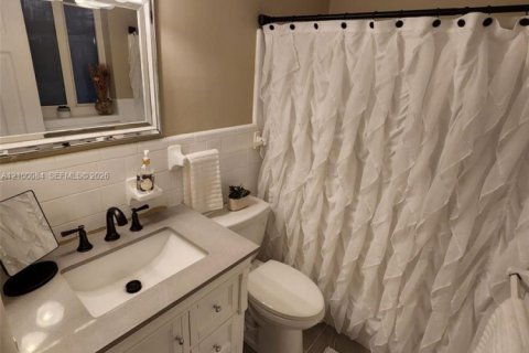 Villa ou maison à louer à Oakland Park, Floride: 4 chambres, 123.75 m2 № 2402236 - photo 5
