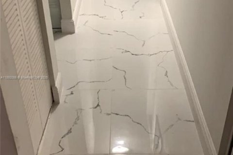 Copropriété à vendre à Hialeah, Floride: 2 chambres, 93.46 m2 № 1944169 - photo 6