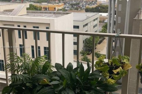 Copropriété à vendre à Hialeah, Floride: 2 chambres, 93.46 m2 № 1944169 - photo 12
