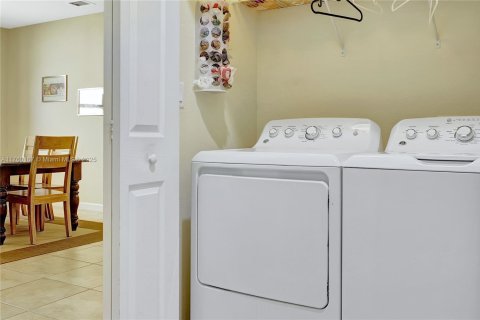 House in Homestead, Florida 4 bedrooms, 185.06 sq.m. № 1579909 - photo 19
