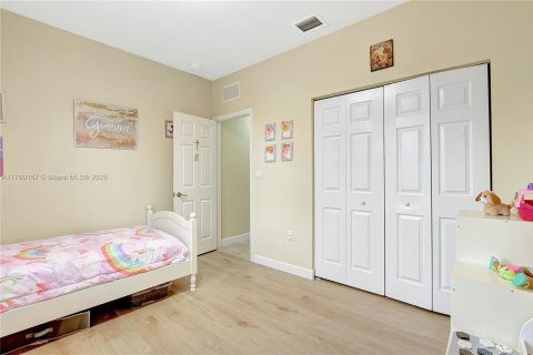House in Homestead, Florida 4 bedrooms, 185.06 sq.m. № 1579909 - photo 17