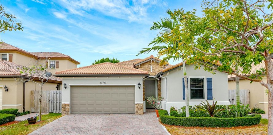 House in Homestead, Florida 4 bedrooms, 185.06 sq.m. № 1579909