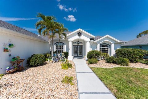 Casa en venta en Rotonda, Florida, 4 dormitorios, 198.44 m2 № 1514611 - foto 9