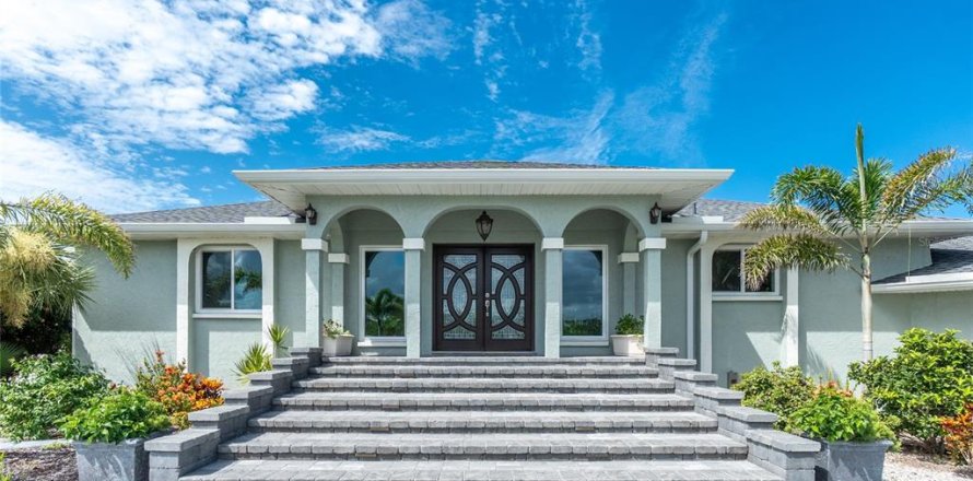 Villa ou maison à Placida, Floride 3 chambres, 207.36 m2 № 2149218