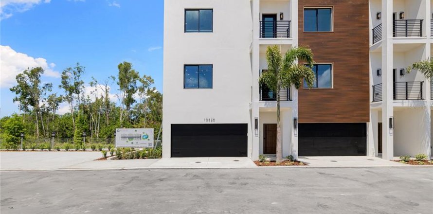 Touwnhouse à Saint Petersburg, Floride 3 chambres, 165.92 m2 № 1868874