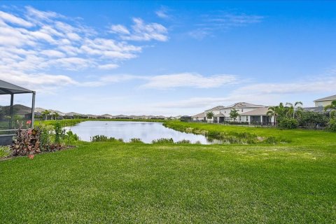 House in Sarasota, Florida 5 bedrooms, 337.51 sq.m. № 2218833 - photo 3