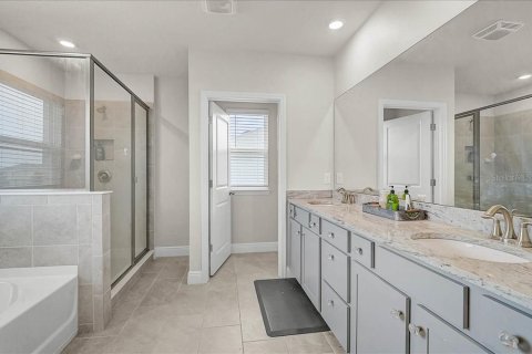 House in Sarasota, Florida 5 bedrooms, 337.51 sq.m. № 2218833 - photo 25