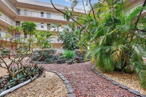 Condominio en venta en Lauderdale Lakes, Florida, 1 dormitorio, 69.49 m2 № 2026135 - foto 27
